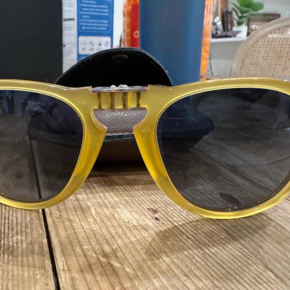 Persol 714SM - Steve McQueen
Polarized Lenses men's sunglasses